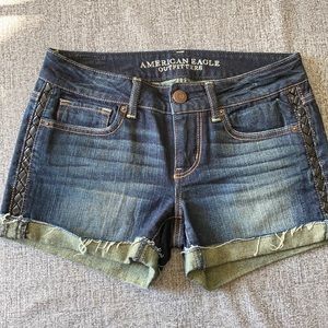 American Eagle Jean Shorts - sz 4 stretch